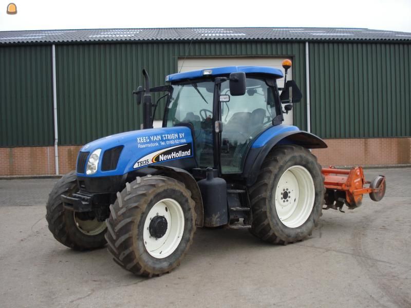 Tractor + grondfrees New Holland + Howard frees